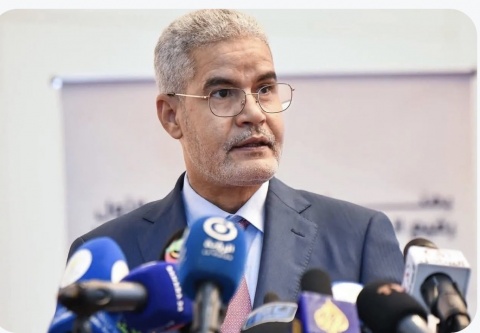 وزير الاقتصاد السابق يحذر من قفزة في التضخم وينتقد "تضارب" سياسية الحكومة