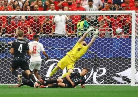 كأس العالم: "أسود الأطلس" يحققون فوزا ساحقا ضد كندا ويتأهلون إلى الدور ربع النهائي